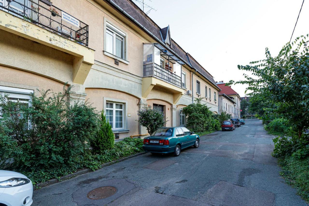 Sophie Apartman Eger Buitenkant foto