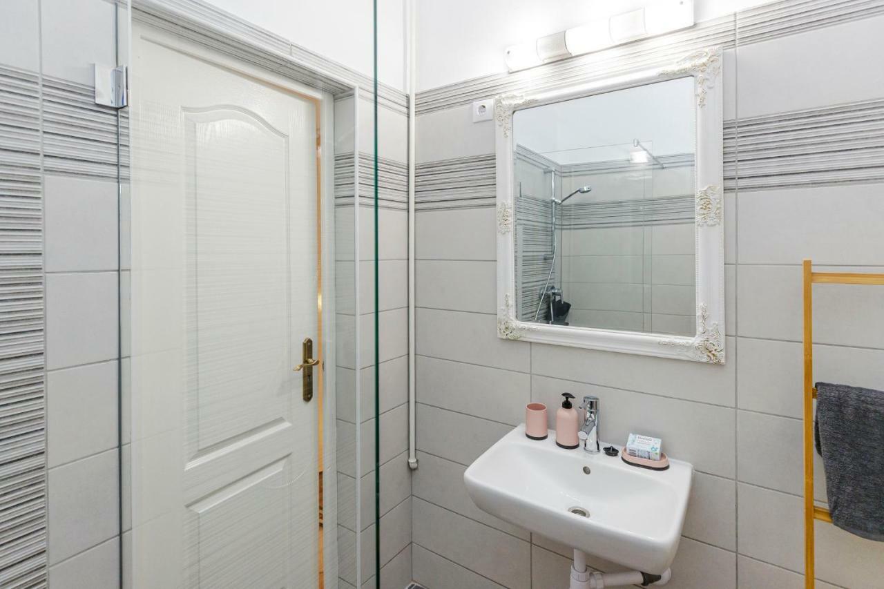 Sophie Apartman Eger Buitenkant foto