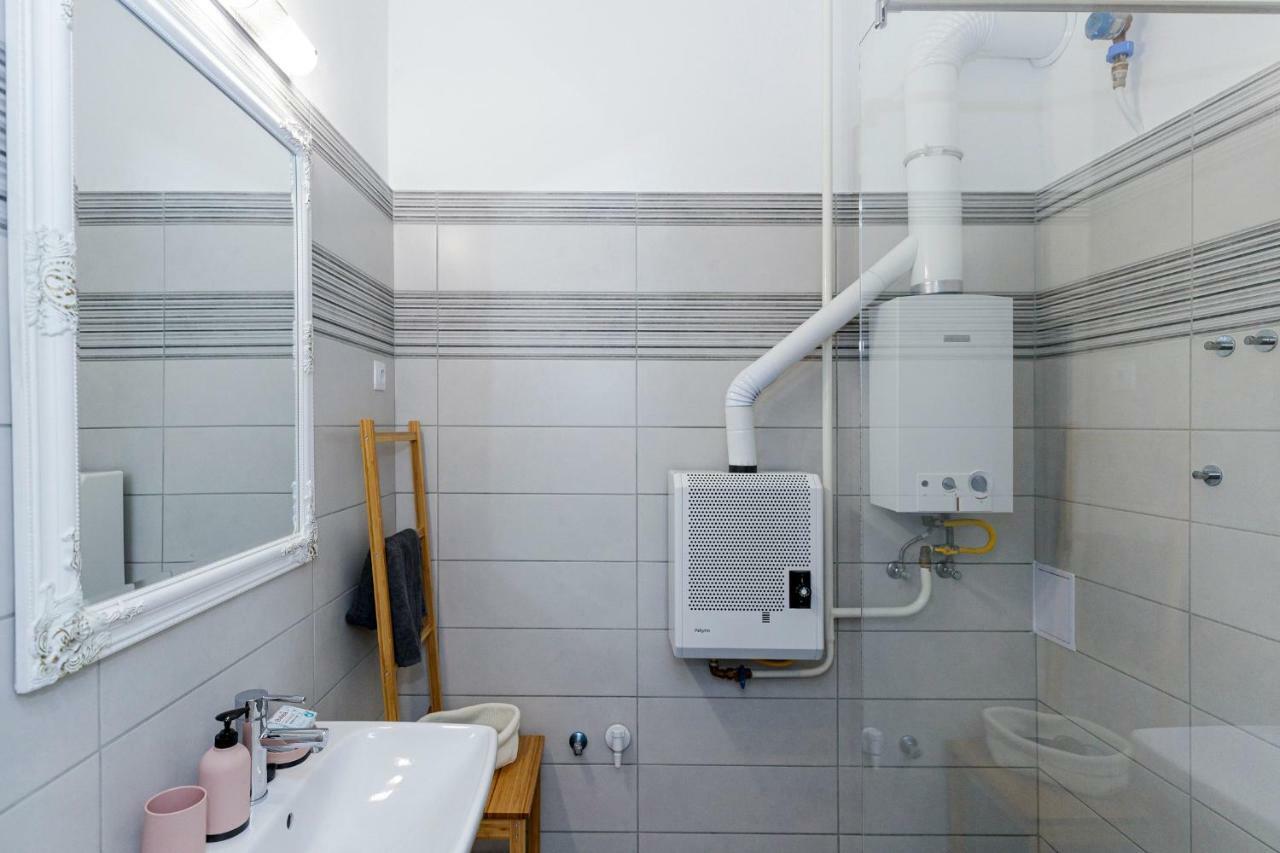 Sophie Apartman Eger Buitenkant foto