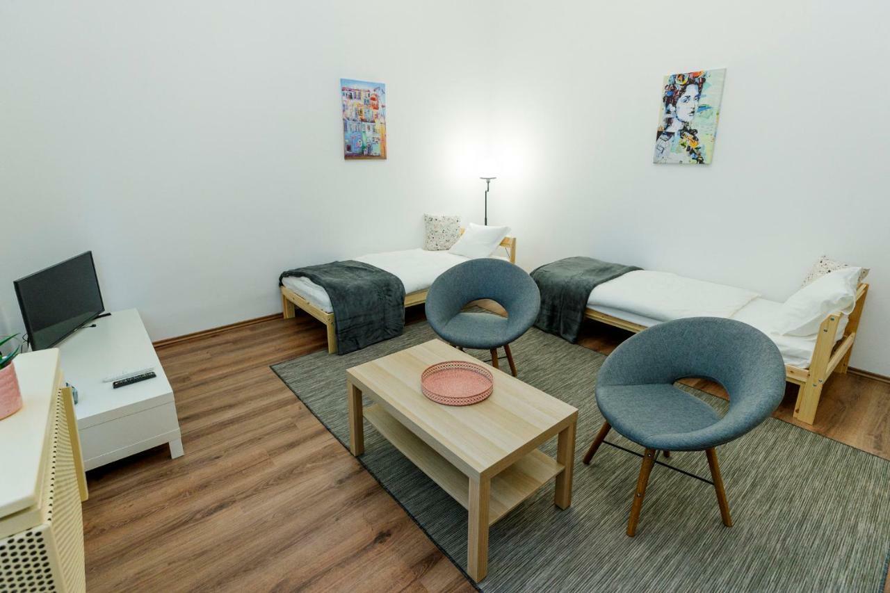 Sophie Apartman Eger Buitenkant foto