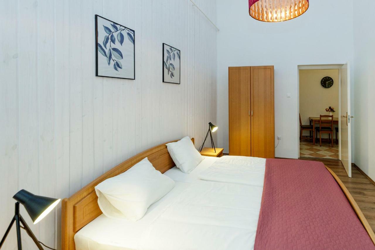 Sophie Apartman Eger Buitenkant foto
