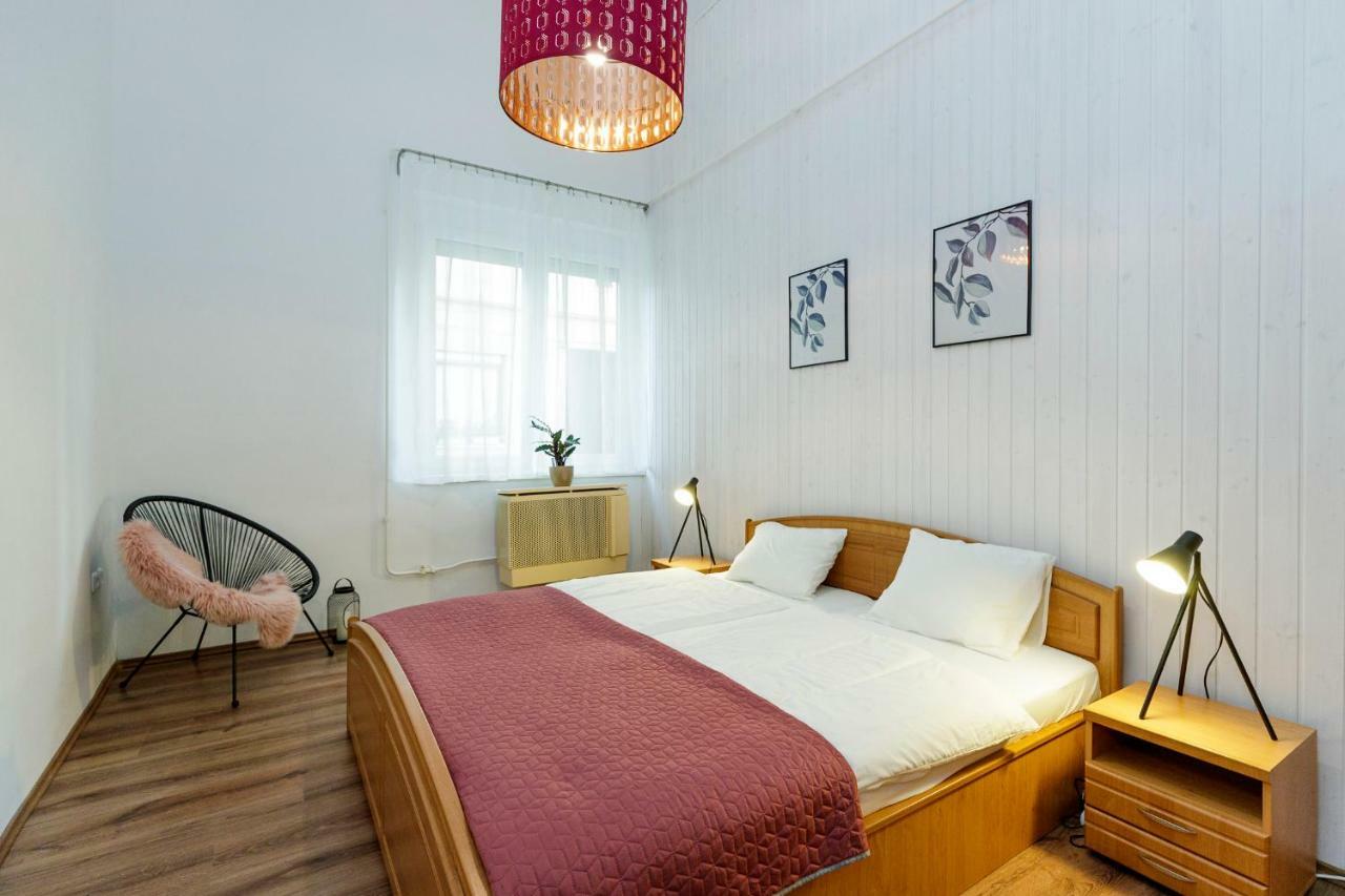 Sophie Apartman Eger Buitenkant foto