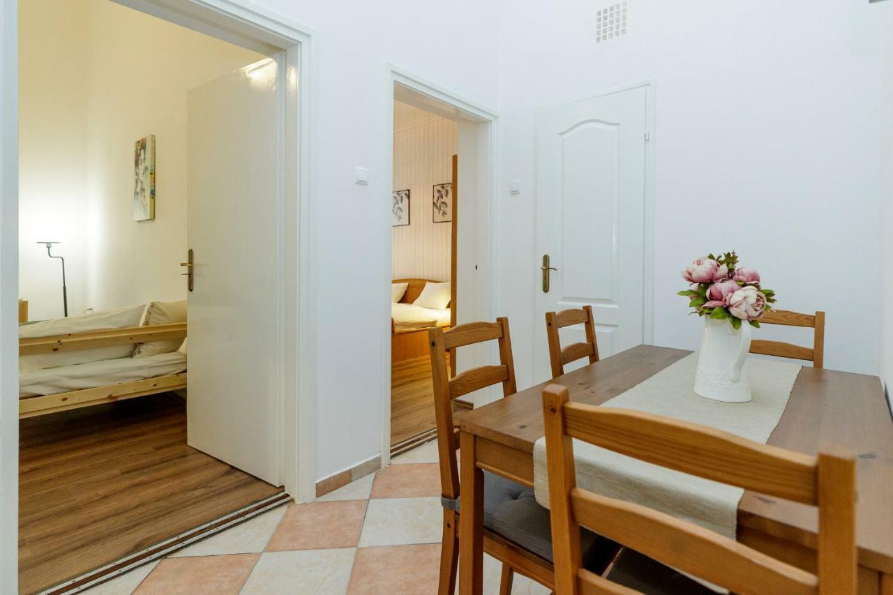 Sophie Apartman Eger Buitenkant foto